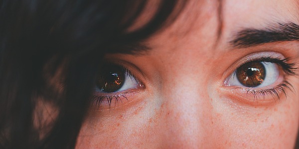 Lentillas diarias vs mensuales: ¿cuáles elegir?