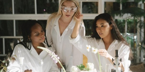 ¿Es mejor usar gafas o lentillas para trabajar?