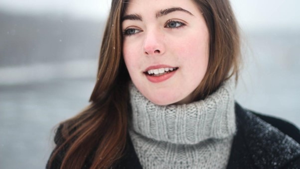 Cómo lidiar con las molestias de las lentillas los días de frío: soluciones